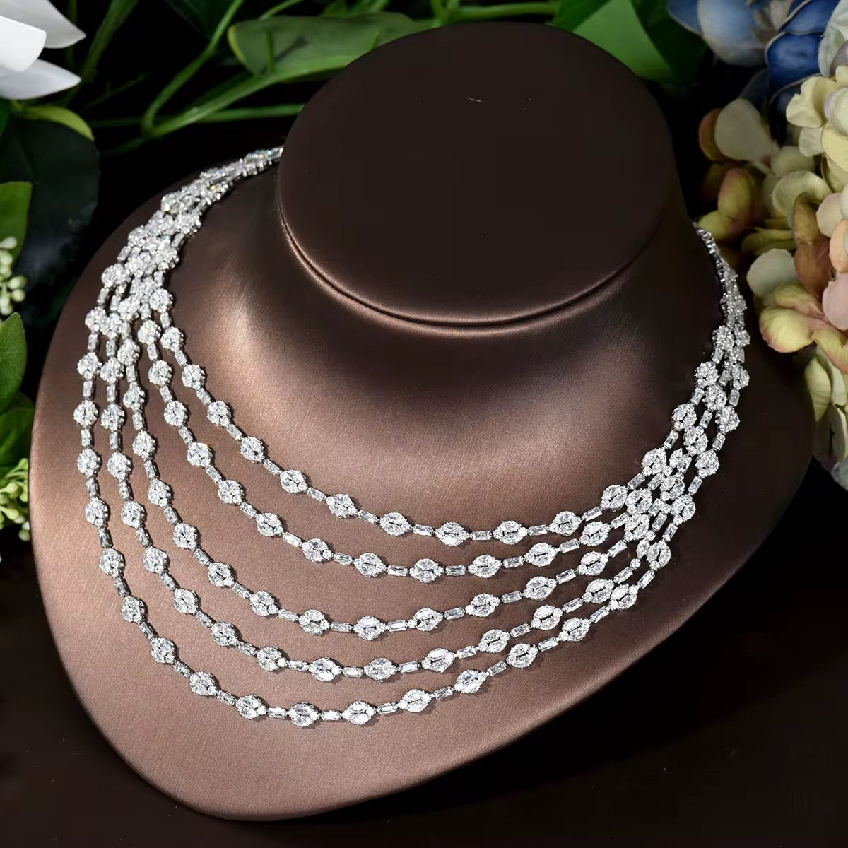 طقم زيركون فاخر "دقة ألماس" | مطلي بالذهب الأبيض وآمن على البشرة