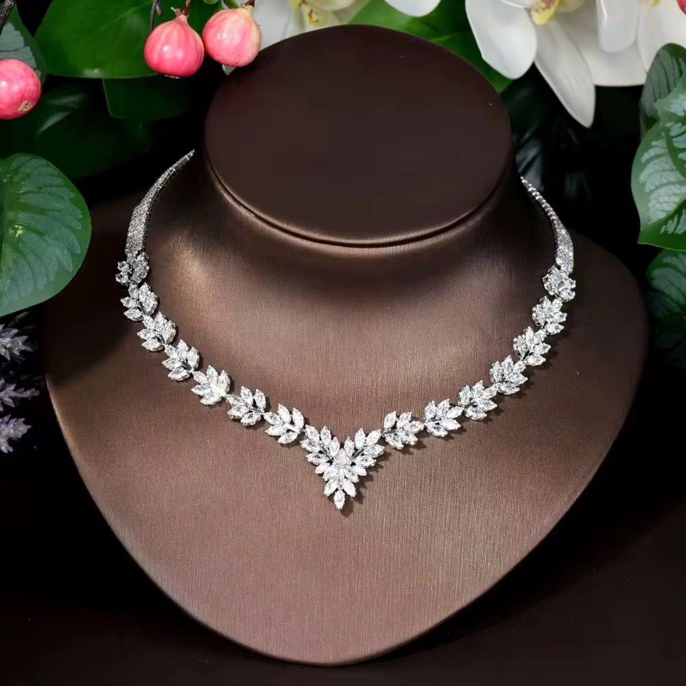 طقم زريكون فاخر وآمن - مطلي بالذهب الأبيض