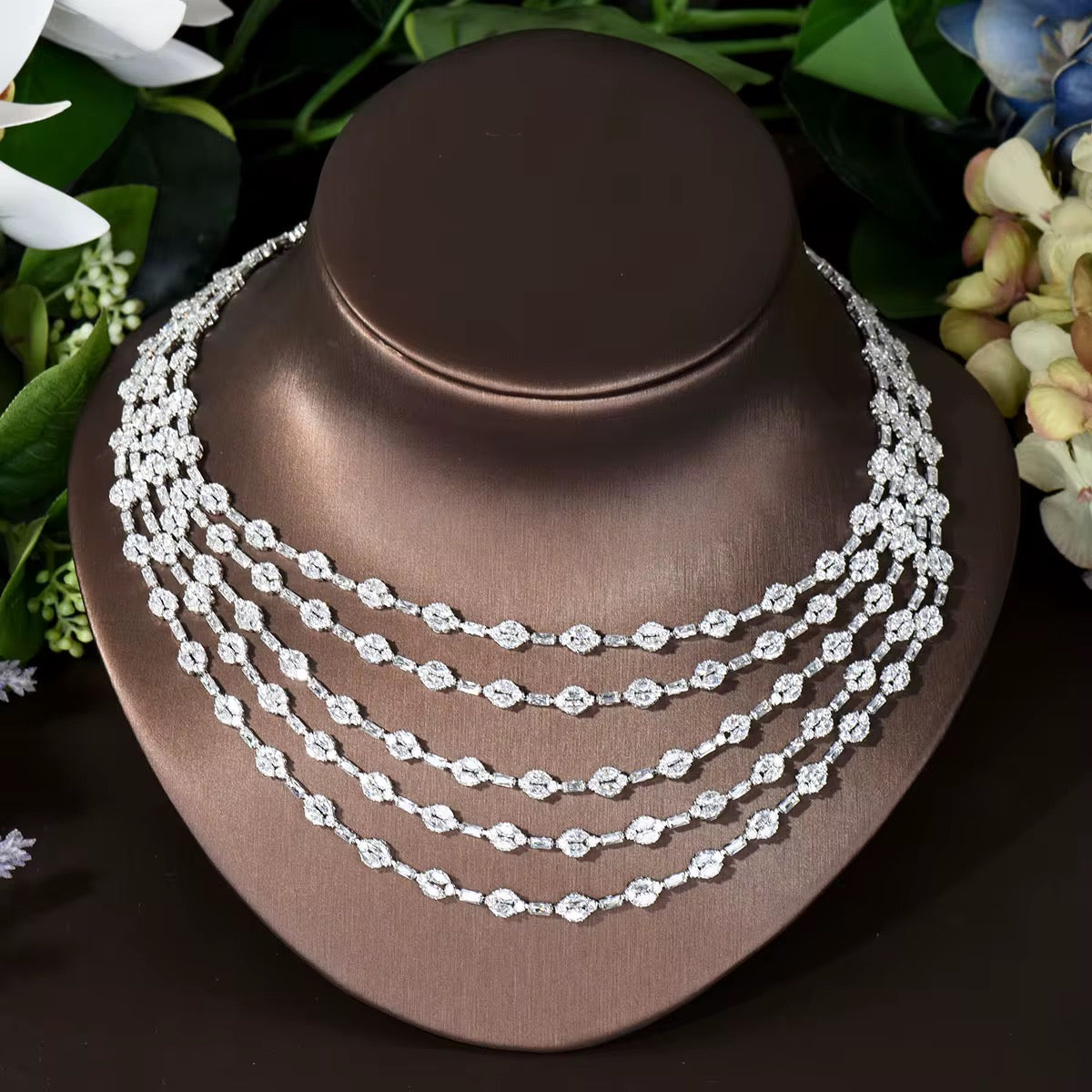 طقم زيركون فاخر "دقة ألماس" | مطلي بالذهب الأبيض وآمن على البشرة