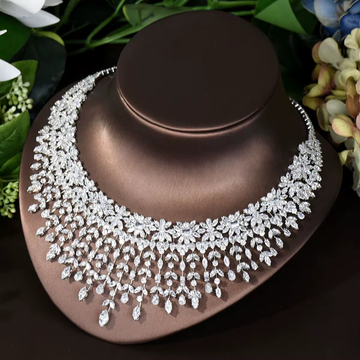 طقم مجوهرات زريكون فاخر مطلي بالذهب الأبيض - آمن للبشرة الحساسة