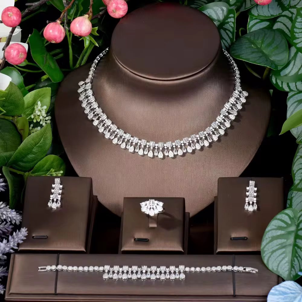 طقم مجوهرات زريكون فاخر مطلي بالذهب الأبيض - آمن للبشرة الحساسة