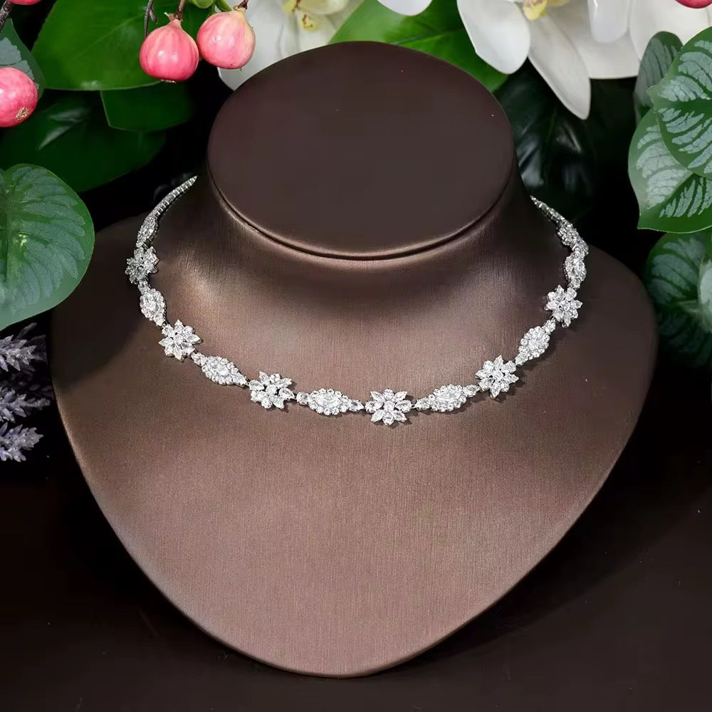 طقم مجوهرات زريكون فاخر مطلي بالذهب الأبيض - آمن للبشرة الحساسة