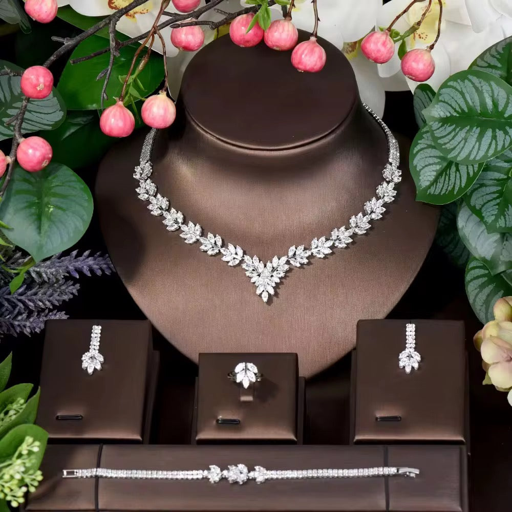 طقم زريكون فاخر وآمن - مطلي بالذهب الأبيض