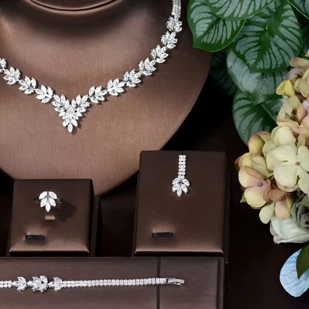 طقم زريكون فاخر وآمن - مطلي بالذهب الأبيض