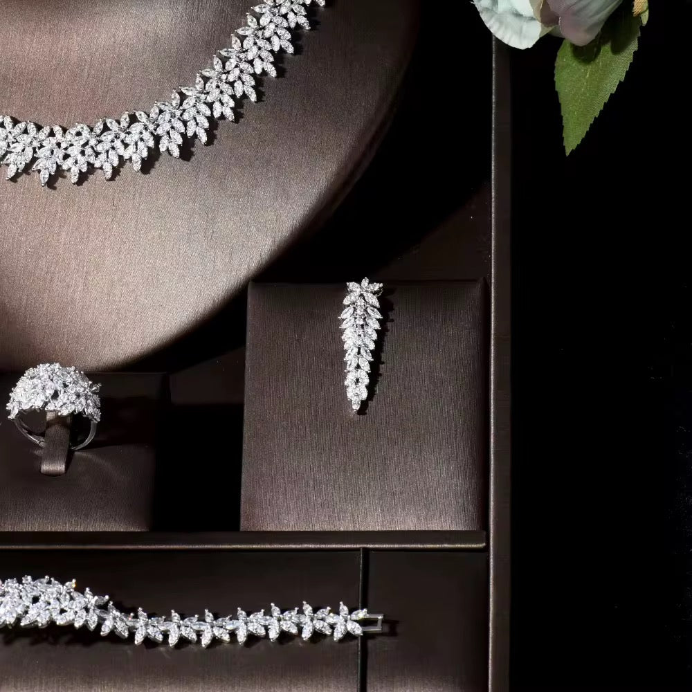 طقم مجوهرات زريكون فاخر مطلي بالذهب الأبيض - آمن للبشرة الحساسة