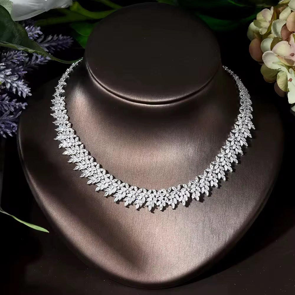 طقم مجوهرات زريكون فاخر مطلي بالذهب الأبيض - آمن للبشرة الحساسة