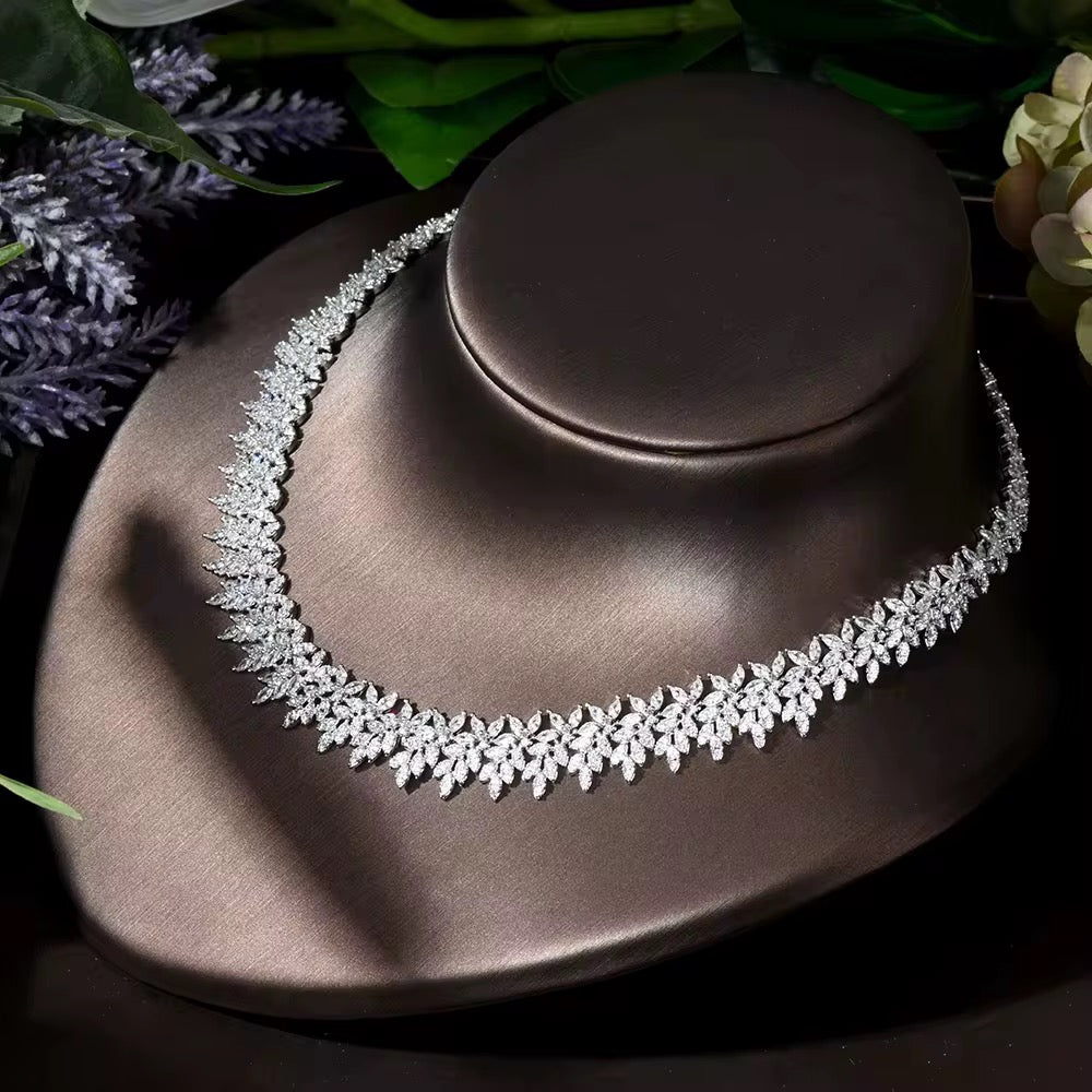 طقم مجوهرات زريكون فاخر مطلي بالذهب الأبيض - آمن للبشرة الحساسة