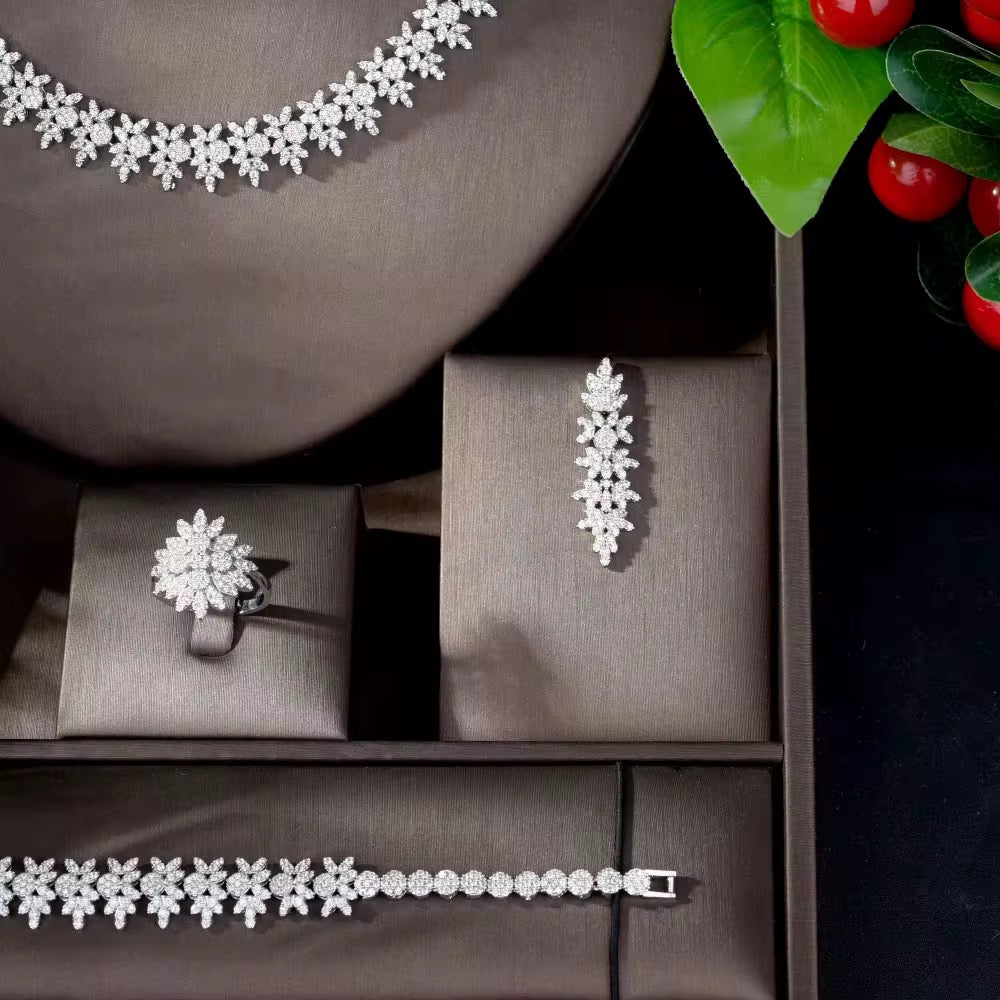 طقم زريكون فاخر مطلي بالذهب الأبيض (آمن للبشرة الحساسة)