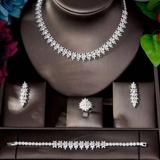 طقم زريكون فاخر مطلي بالذهب الأبيض (آمن للبشرة الحساسة)