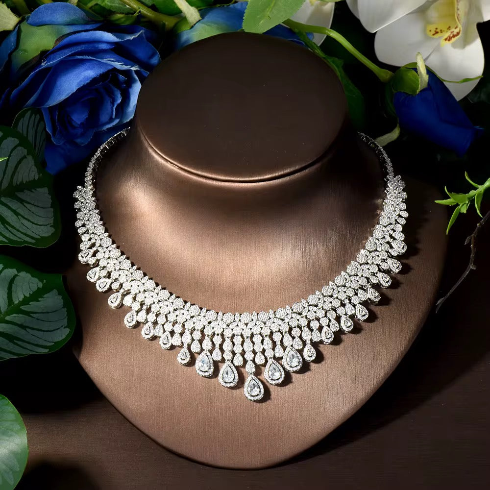 طقم زريكون فاخر مطلي بالذهب الأبيض – آمن للبشرة الحساسة