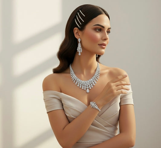 طقم زريكون فاخر مطلي بالذهب الأبيض – فخامة تلامس بشرتك برقة