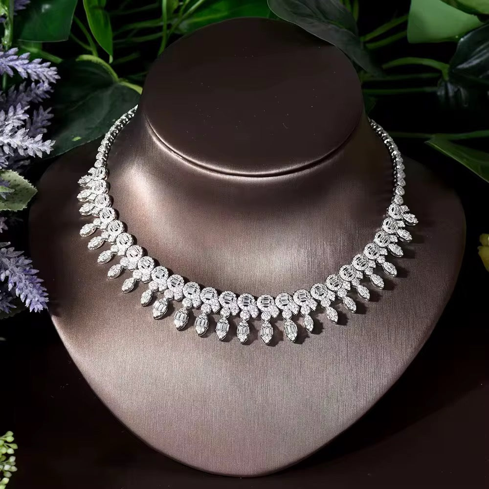 طقم زركون فاخر مطلي بالذهب الأبيض