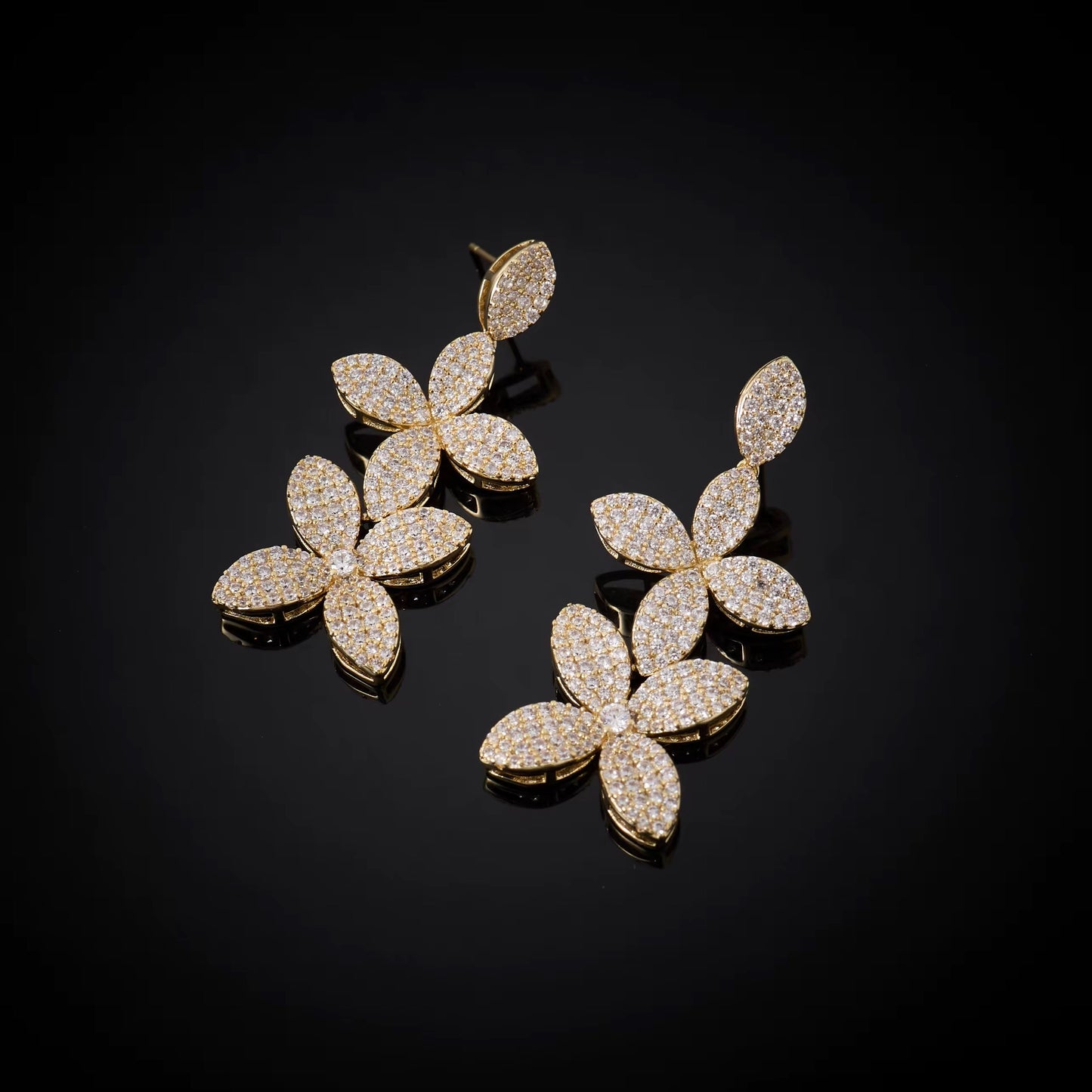 مجوهرات الزركونيا الفاخرة: دقة الماس | مطلية بالفضة عالية الجودة ومضادة للحساسية