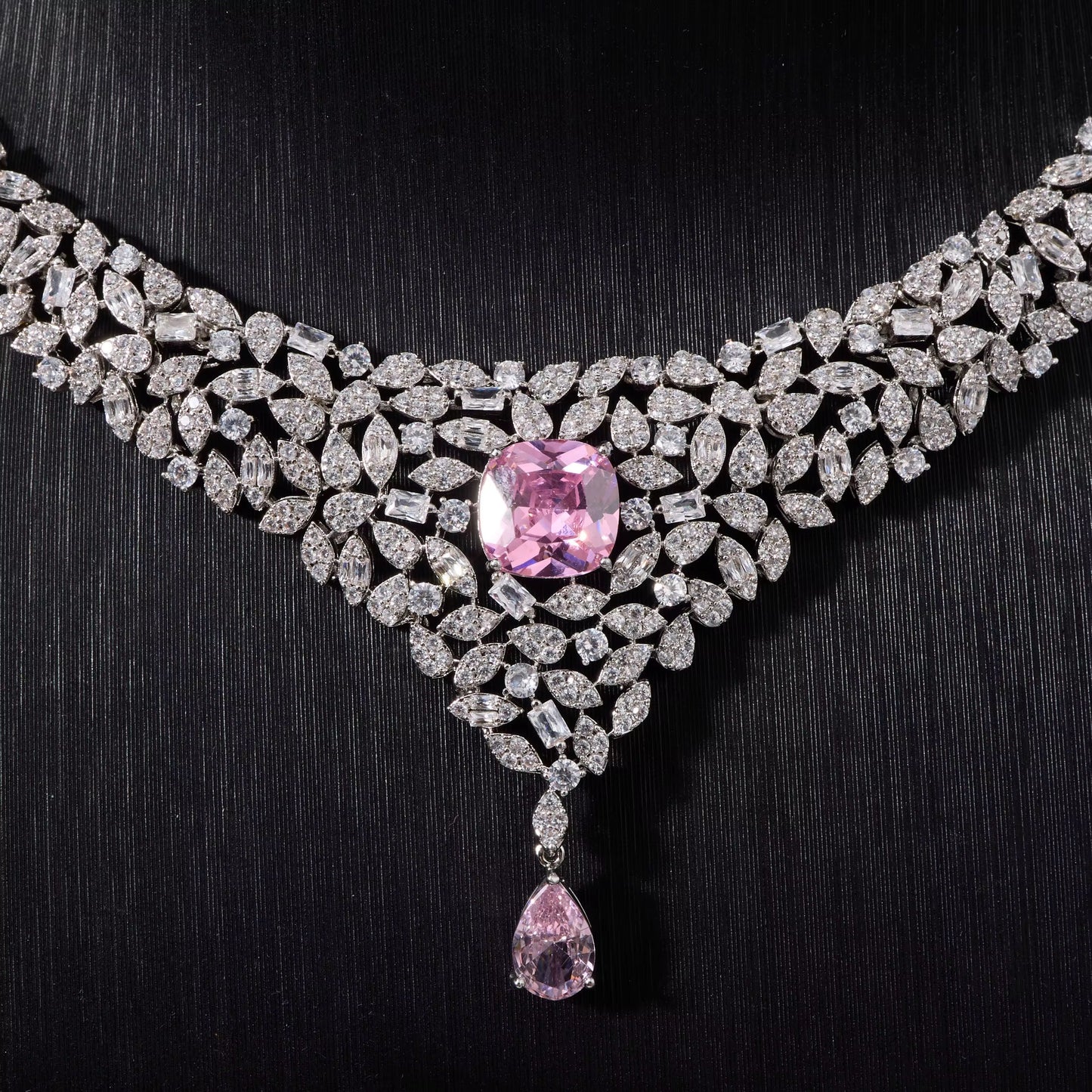 مجوهرات الزركونيا الفاخرة: دقة الماس | مطلية بالفضة عالية الجودة ومضادة للحساسية