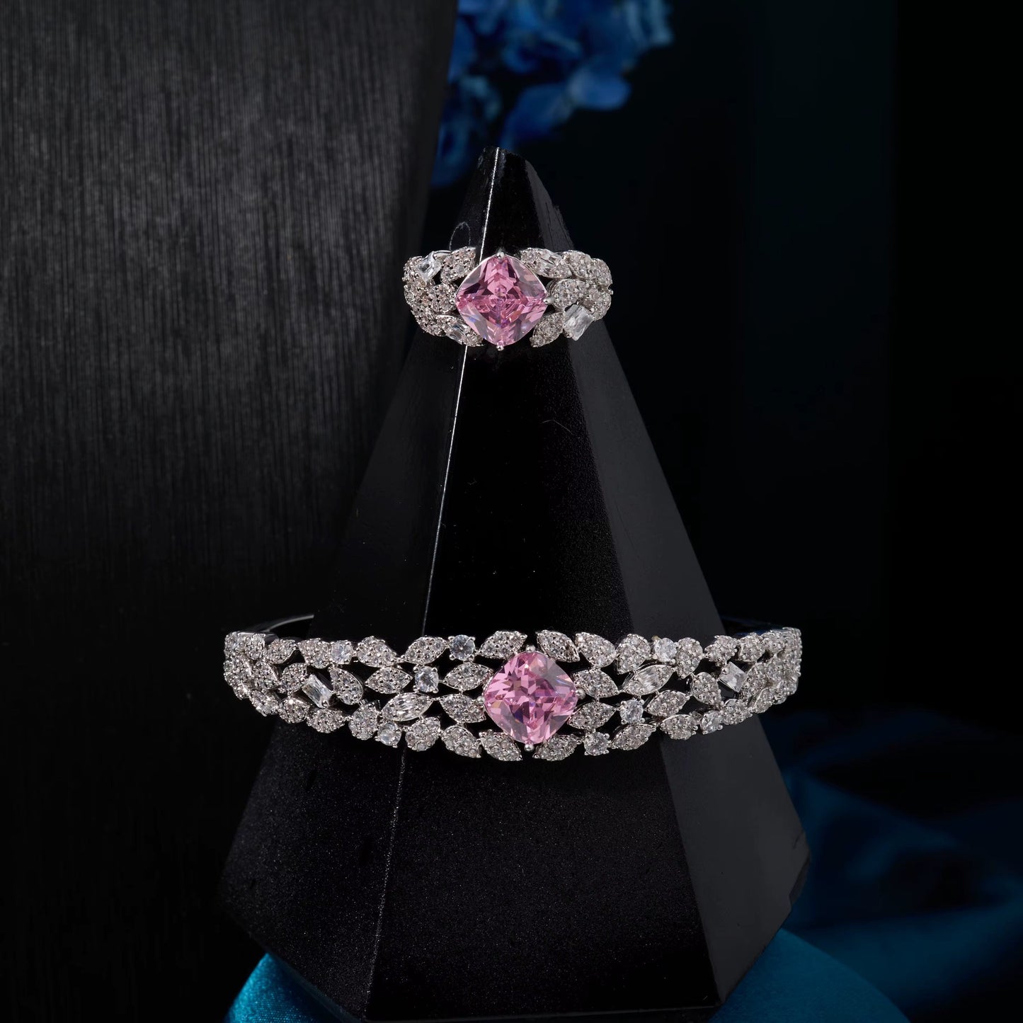 مجوهرات الزركونيا الفاخرة: دقة الماس | مطلية بالفضة عالية الجودة ومضادة للحساسية