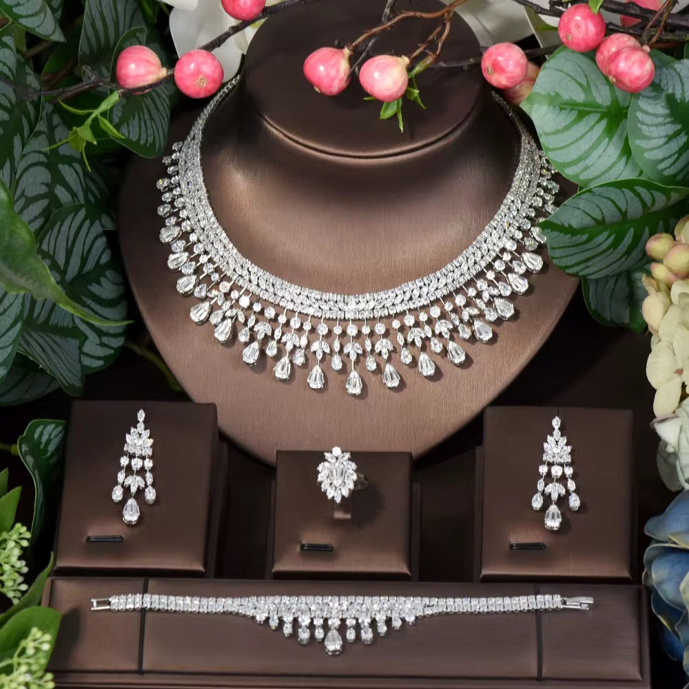 مجوهرات الزركونيا الفاخرة: دقة الماس | مطلية بالفضة عالية الجودة ومضادة للحساسية