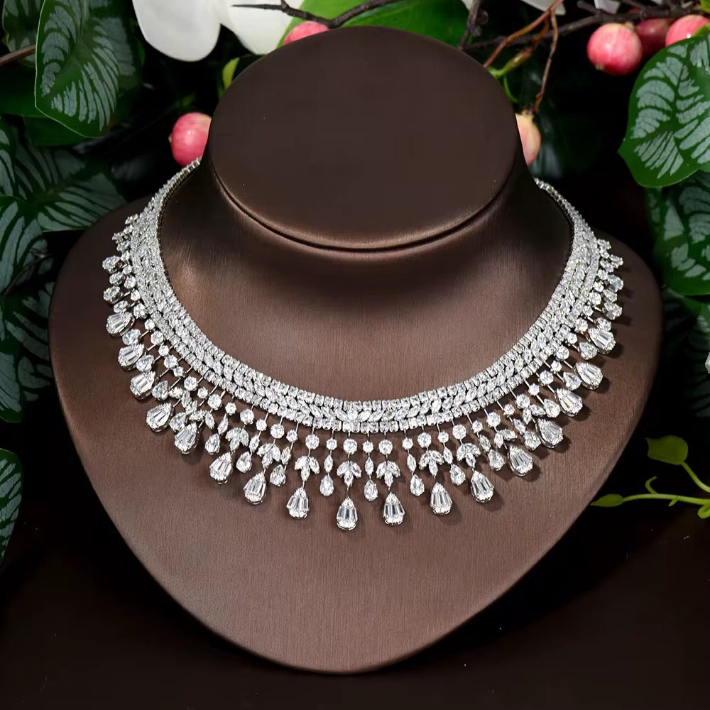 مجوهرات الزركونيا الفاخرة: دقة الماس | مطلية بالفضة عالية الجودة ومضادة للحساسية