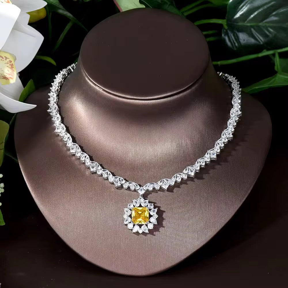 مجوهرات الزركون الفاخرة - قطع يشبه الماس ومطلية بالفضة