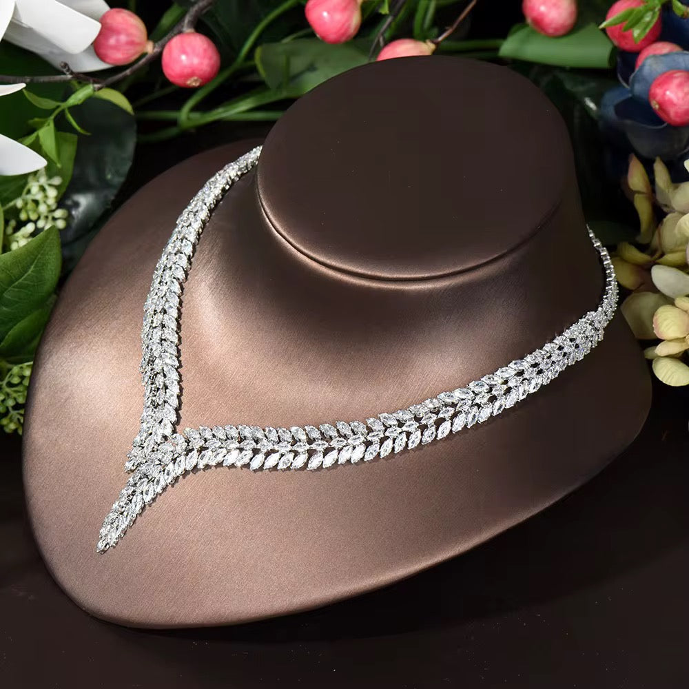 مجوهرات الزركون الفاخرة: دقة الماس، طلاء فضي عالي الجودة