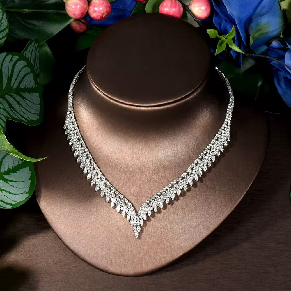 [Luxury Zirconia Jewelry: Diamond Precision, High-Quality Silver Plated]