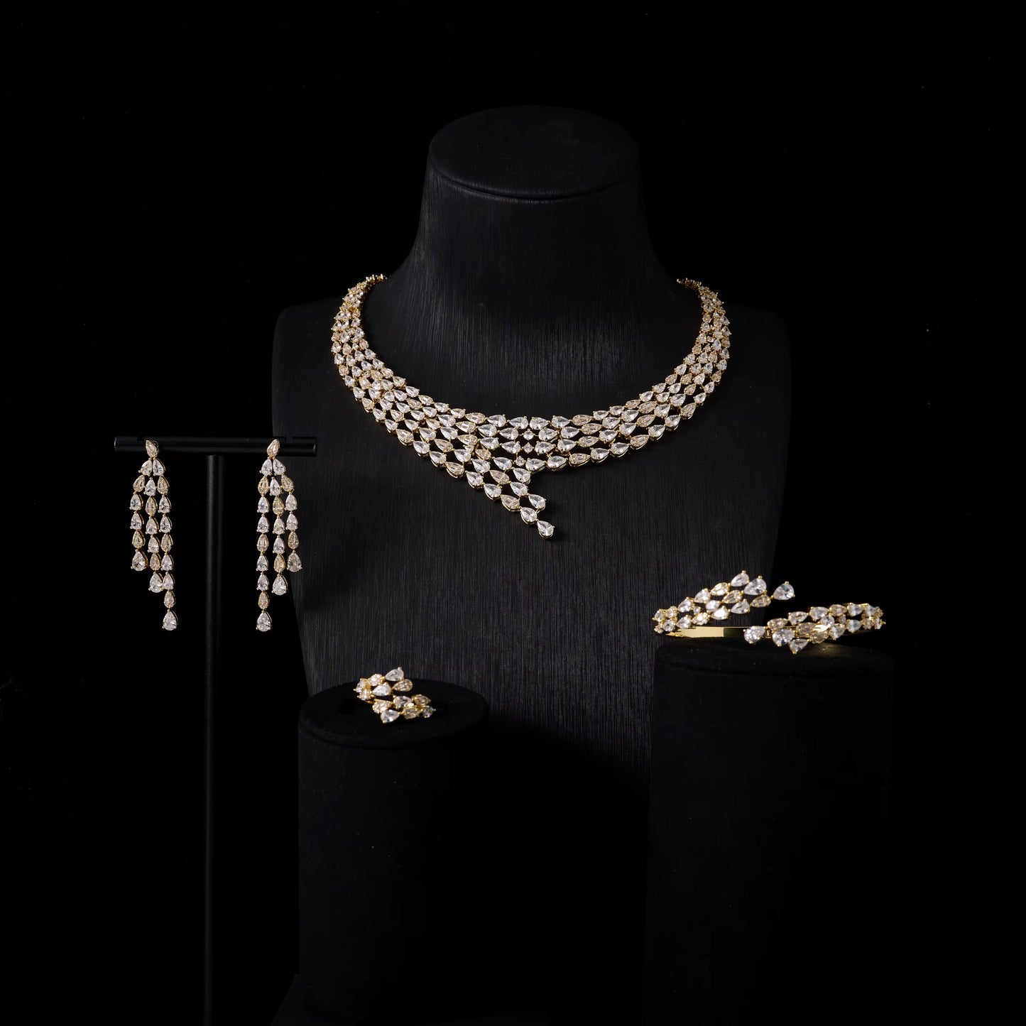 Luxury Zircon Jewelry: Diamond Precision, Hypoallergenic High-Quality Silver Plating