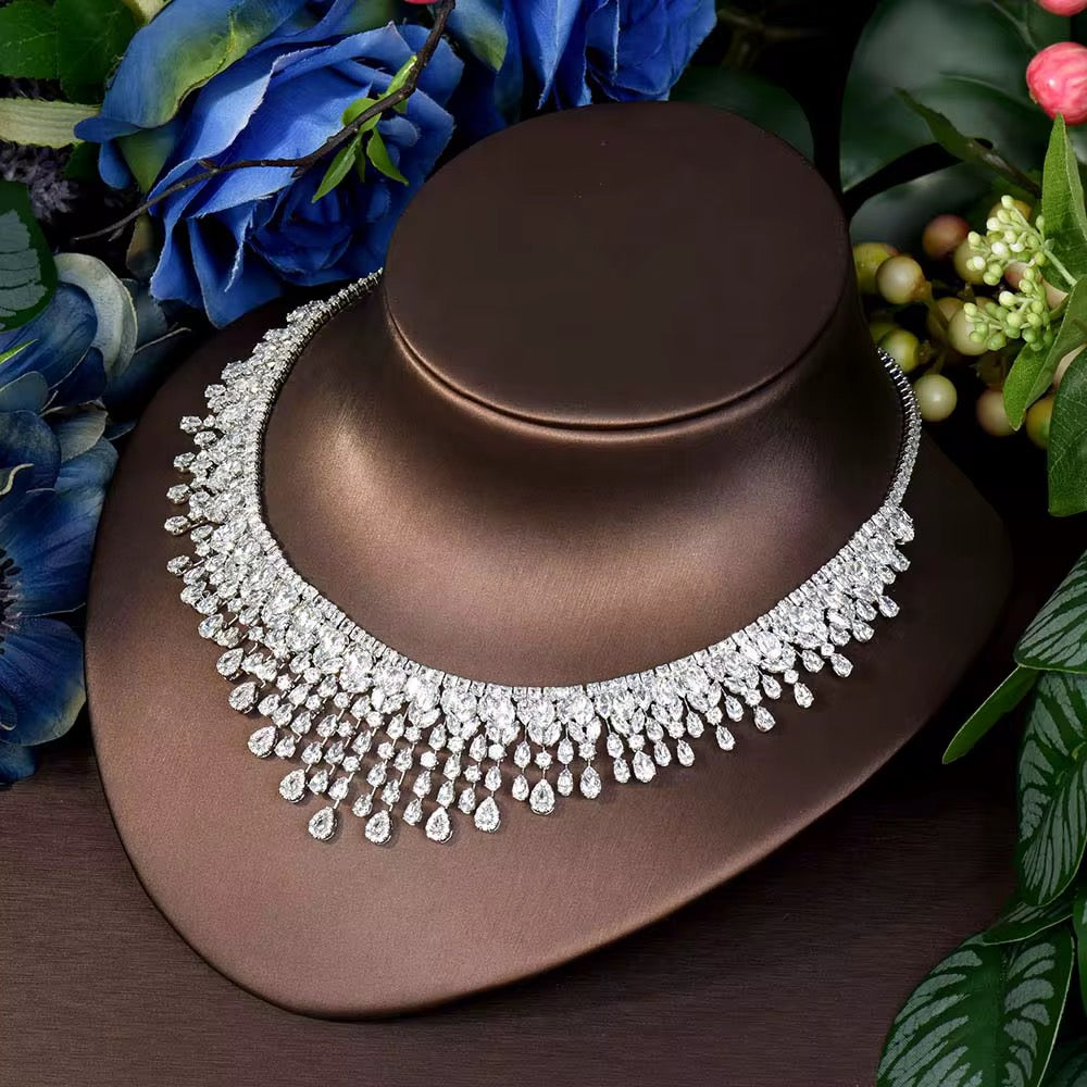 طقم زركون فاخر مطلي بالذهب – بريق يشبه الألماس