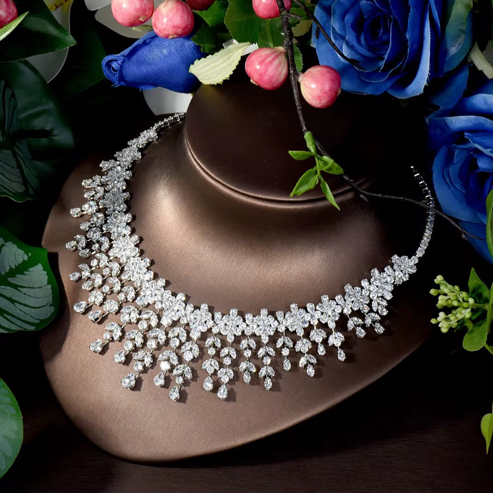 مجوهرات الزركون الفاخرة - قطع يشبه الماس ومطلية بالفضة