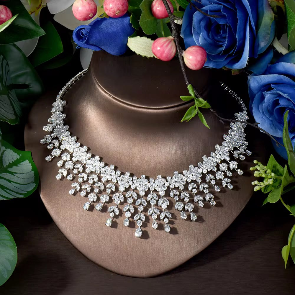 مجوهرات الزركون الفاخرة - قطع يشبه الماس ومطلية بالفضة