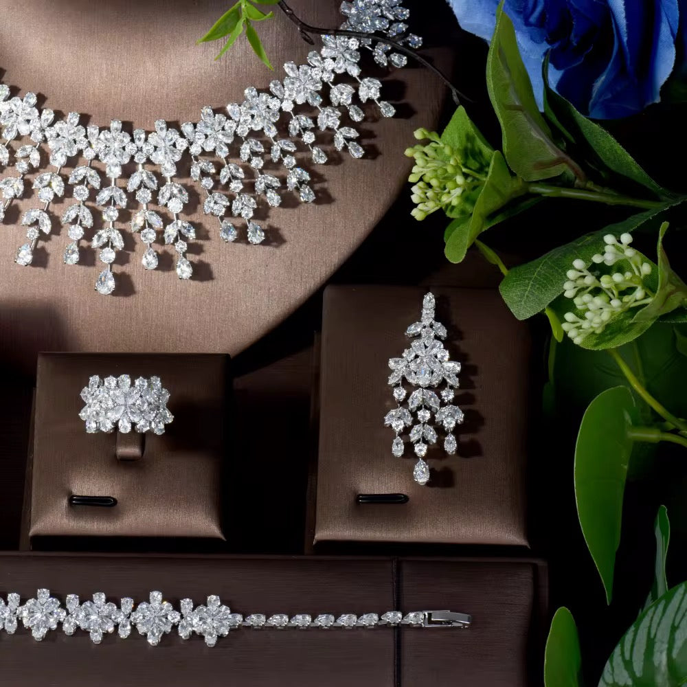 مجوهرات الزركون الفاخرة - قطع يشبه الماس ومطلية بالفضة