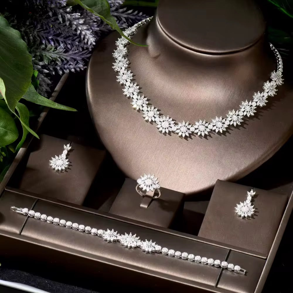 طقم زركون فاخر مطلي بالذهب الأبيض - بريق وأناقة دائمين