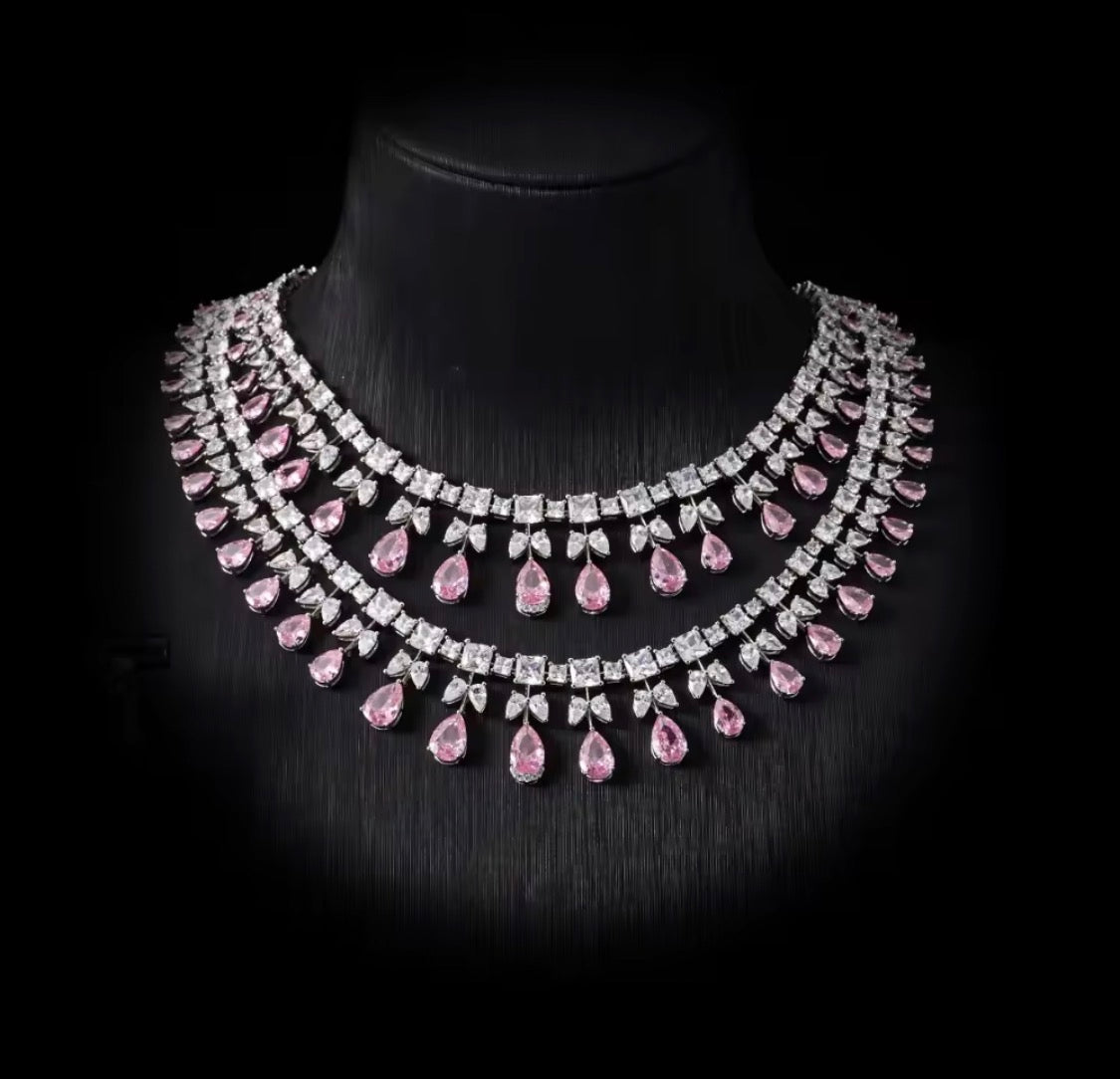 طقم زركون فاخر مطلي بالروديوم - بريق يشبه الألماس