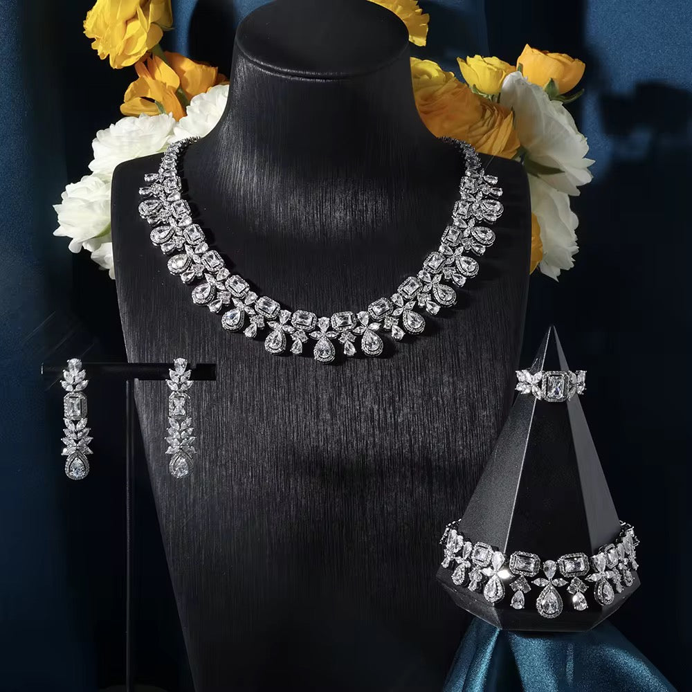 طقم مجوهرات فاخر من الزركون - بريق يشبه الألماس، مطلي بالذهب الأبيض