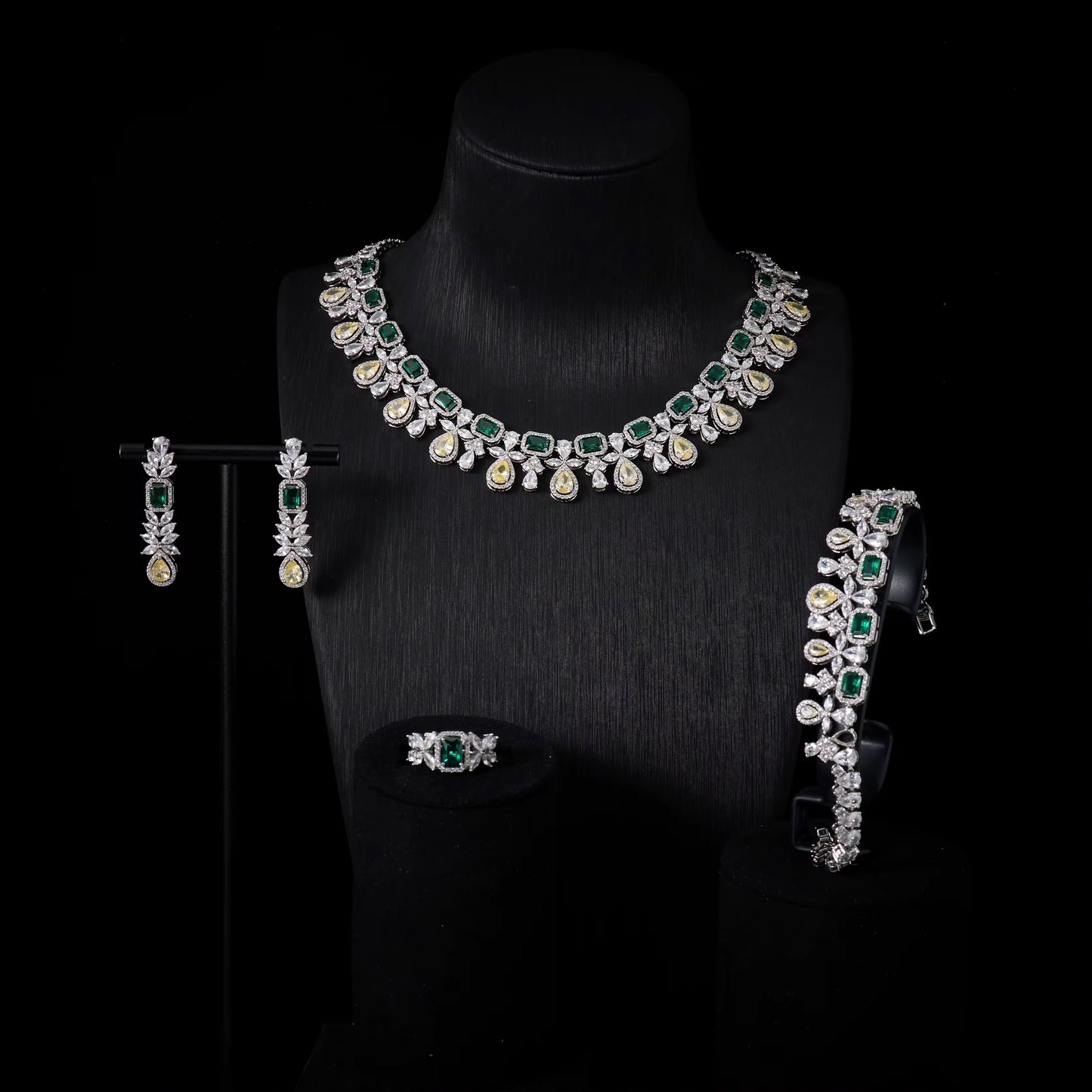 طقم مجوهرات فاخر من الزركون - بريق يشبه الألماس، مطلي بالذهب الأبيض