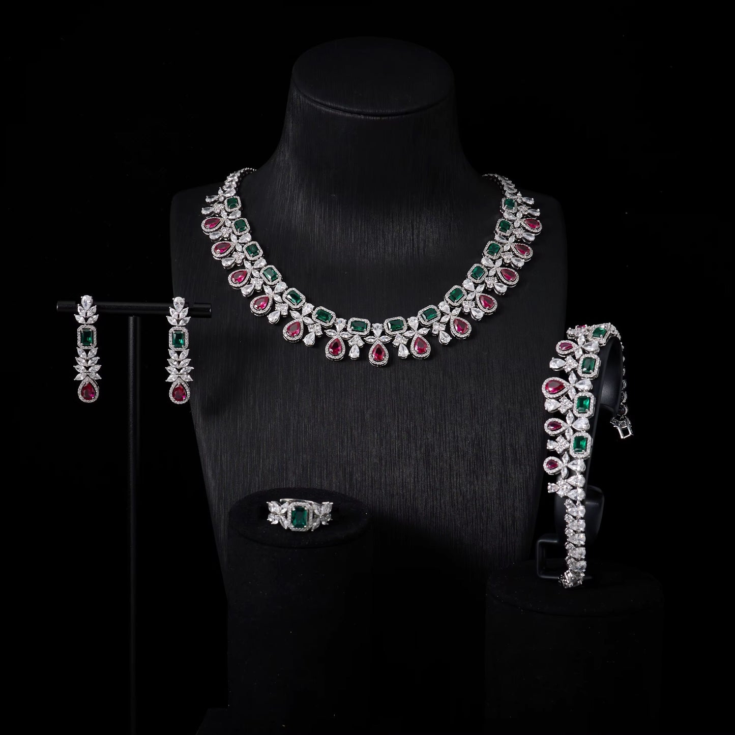 طقم مجوهرات فاخر من الزركون - بريق يشبه الألماس، مطلي بالذهب الأبيض