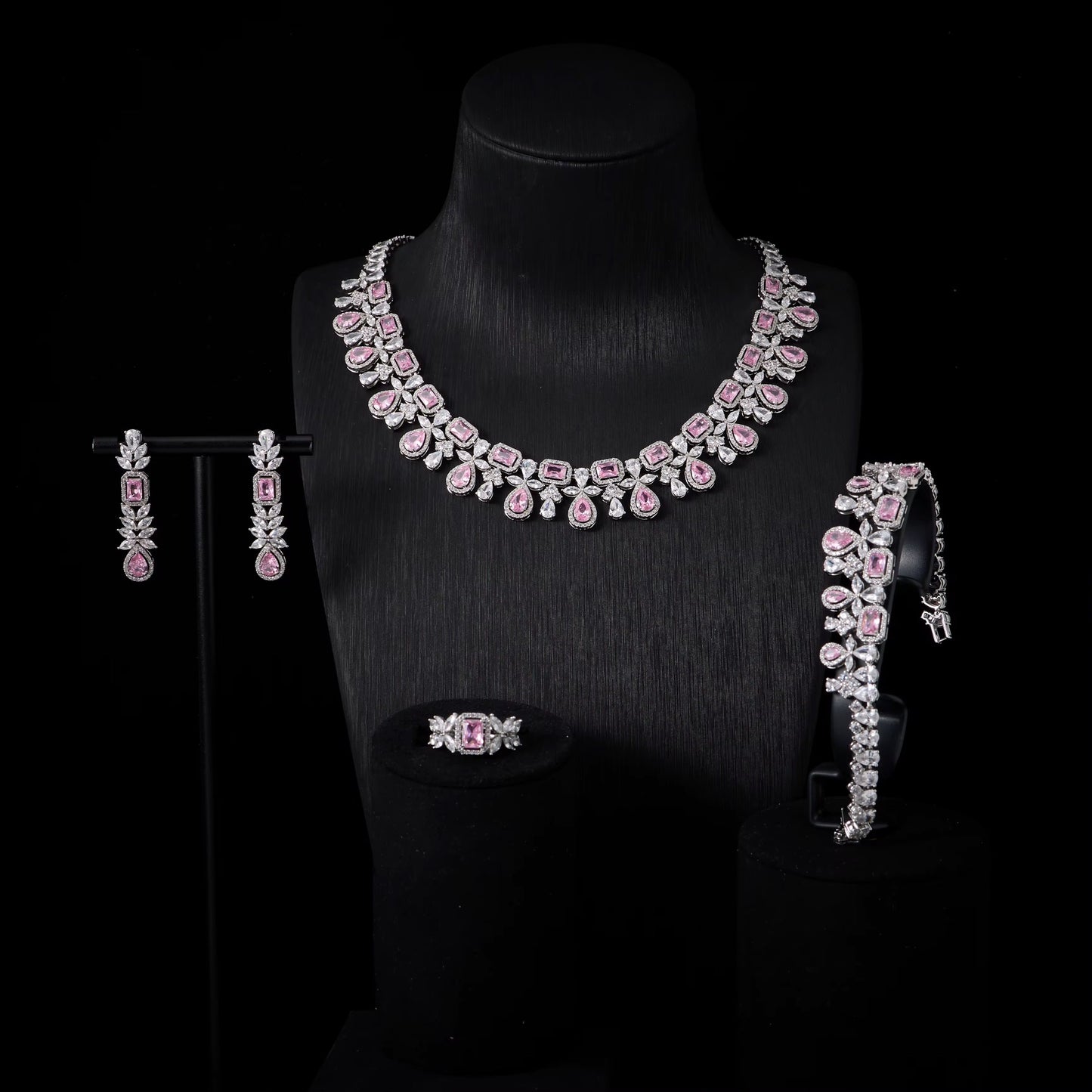 طقم مجوهرات فاخر من الزركون - بريق يشبه الألماس، مطلي بالذهب الأبيض