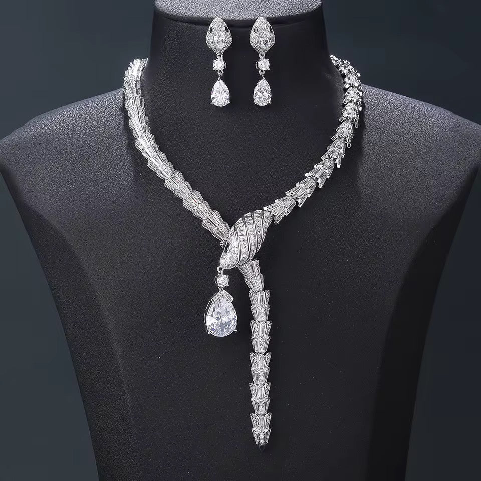 طقم مجوهرات فاخر من الزركون - بريق يشبه الألماس، مطلي بالذهب